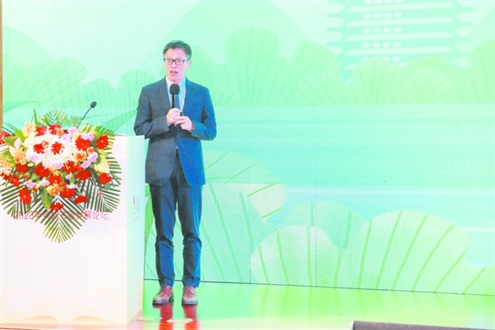 北京大学艺术学院教授、北京大学文化产业研究院院长向勇作主旨演讲